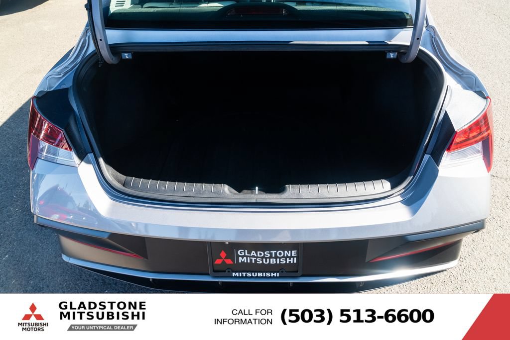 Used 2025 Hyundai Elantra Limited FWD image 7