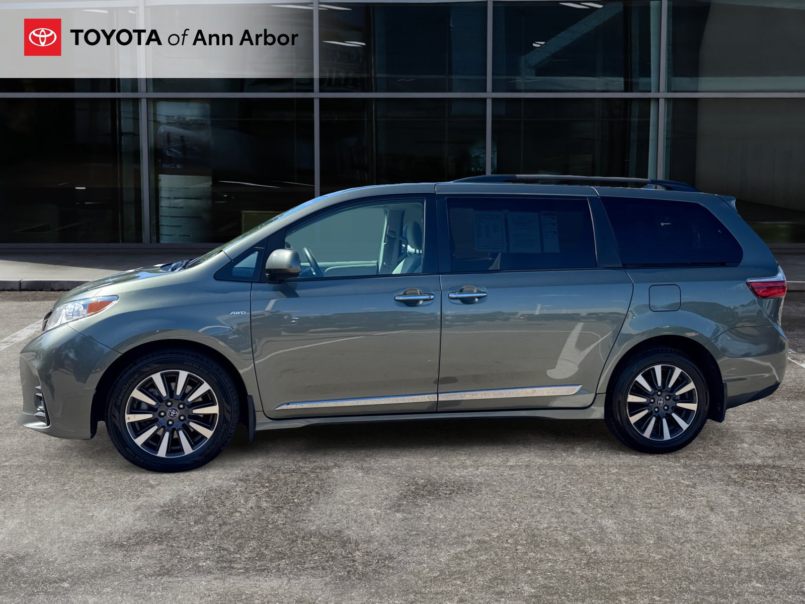 Used 2019 Toyota Sienna LE w/ LE Preferred Package AWD/4WD image 9