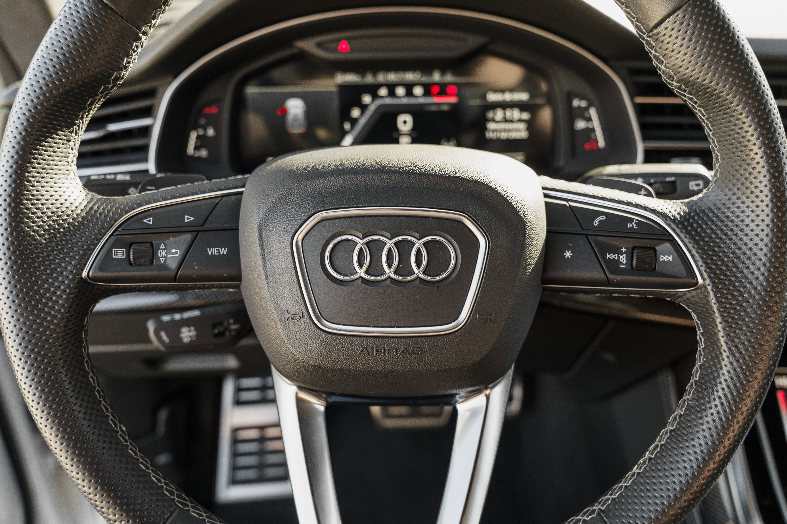 Used 2023 Audi SQ8 Prestige image 17