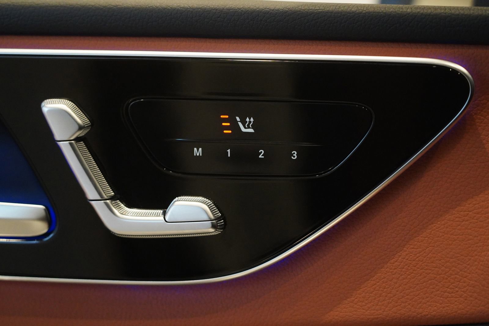 Used 2025 Mercedes-Benz C 300 4MATIC Sedan image 29