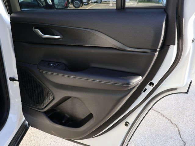 Used 2024 Jeep Grand Cherokee Altitude image 14