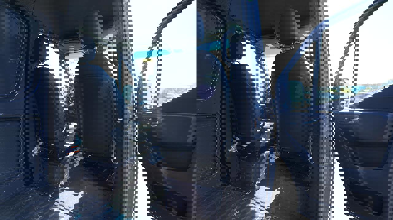 New 2025 Mercedes-Benz Sprinter 2500 image 9