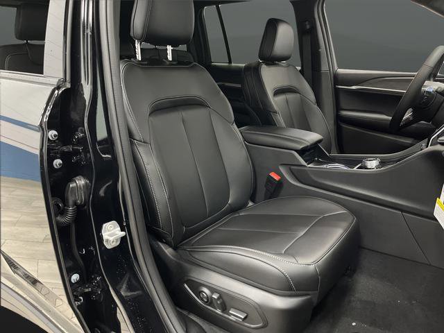 New 2025 Jeep Grand Cherokee Limited w/ Trailer Tow Package image 31