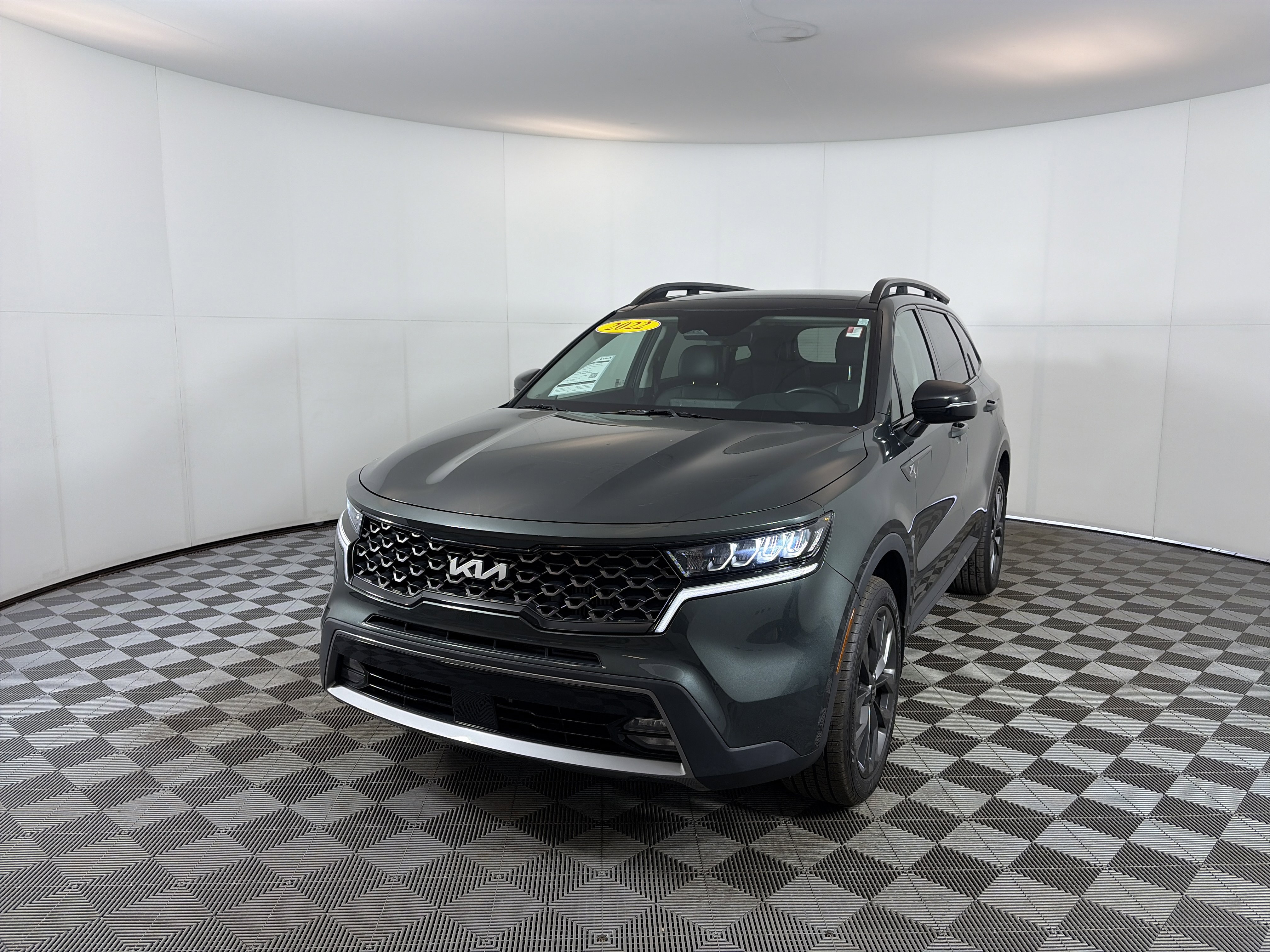 Certified 2022 Kia Sorento X-Line EX image 2