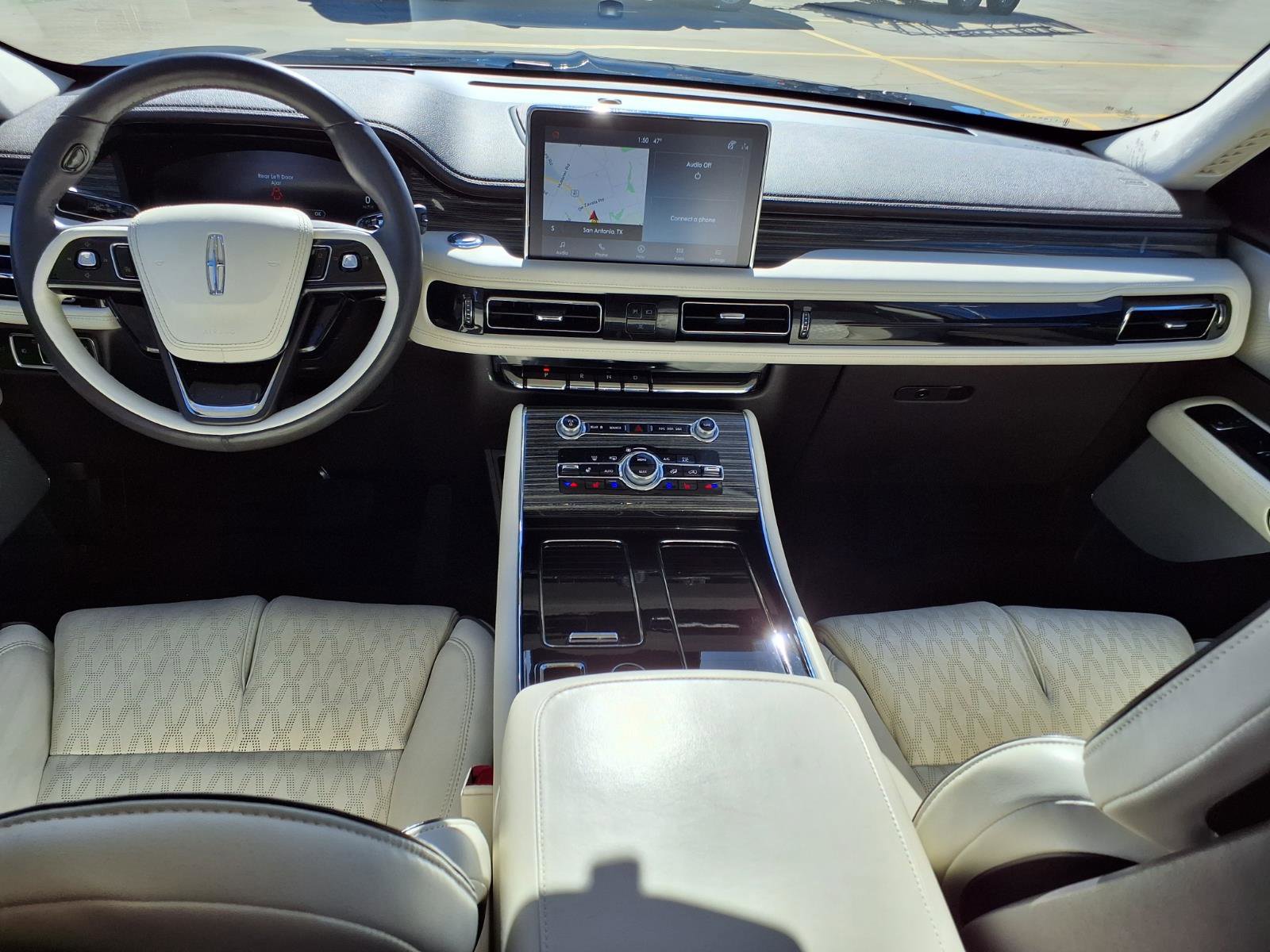 Used 2023 Lincoln Aviator Black Label w/ Class IV Trailer Tow Package AWD/4WD image 13