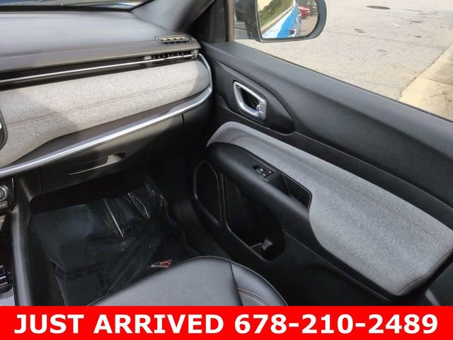 Used 2024 Jeep Compass Latitude image 16