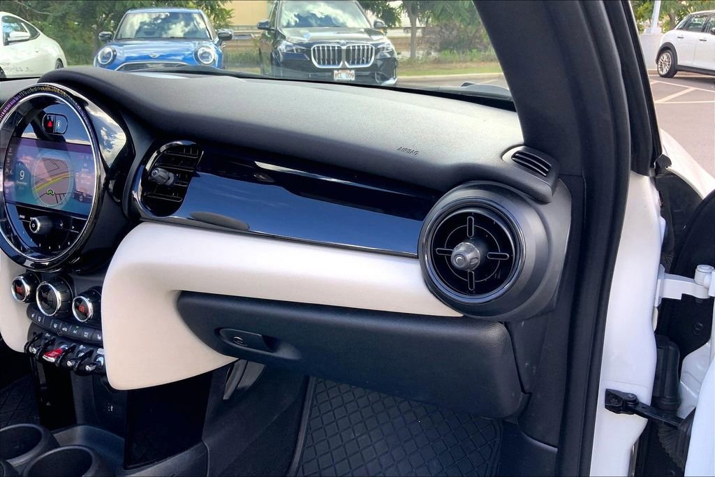 Certified 2023 MINI Cooper S w/ Signature Upholstery Package image 17