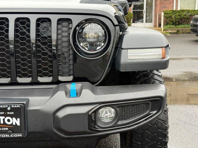 Certified 2023 Jeep Wrangler Unlimited w/ Sun & Screen Package AWD/4WD image 12