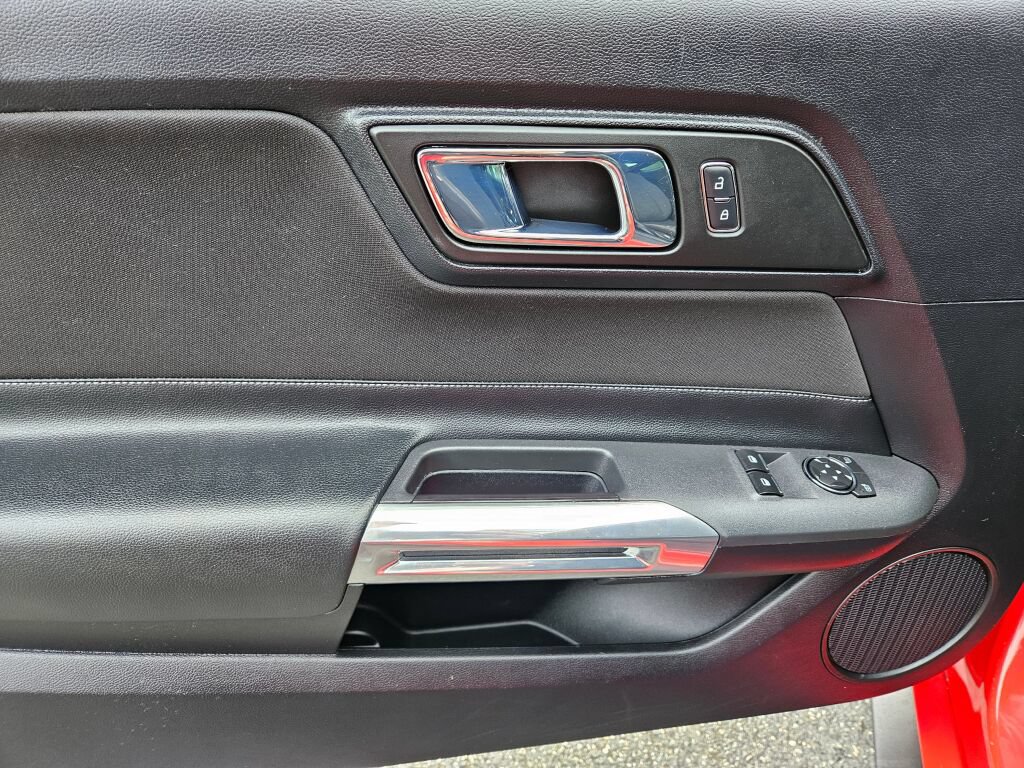 Used 2015 Ford Mustang GT RWD image 16