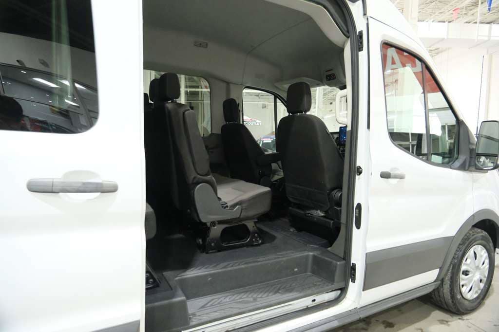 Used 2024 Ford Transit 350 XLT RWD image 27