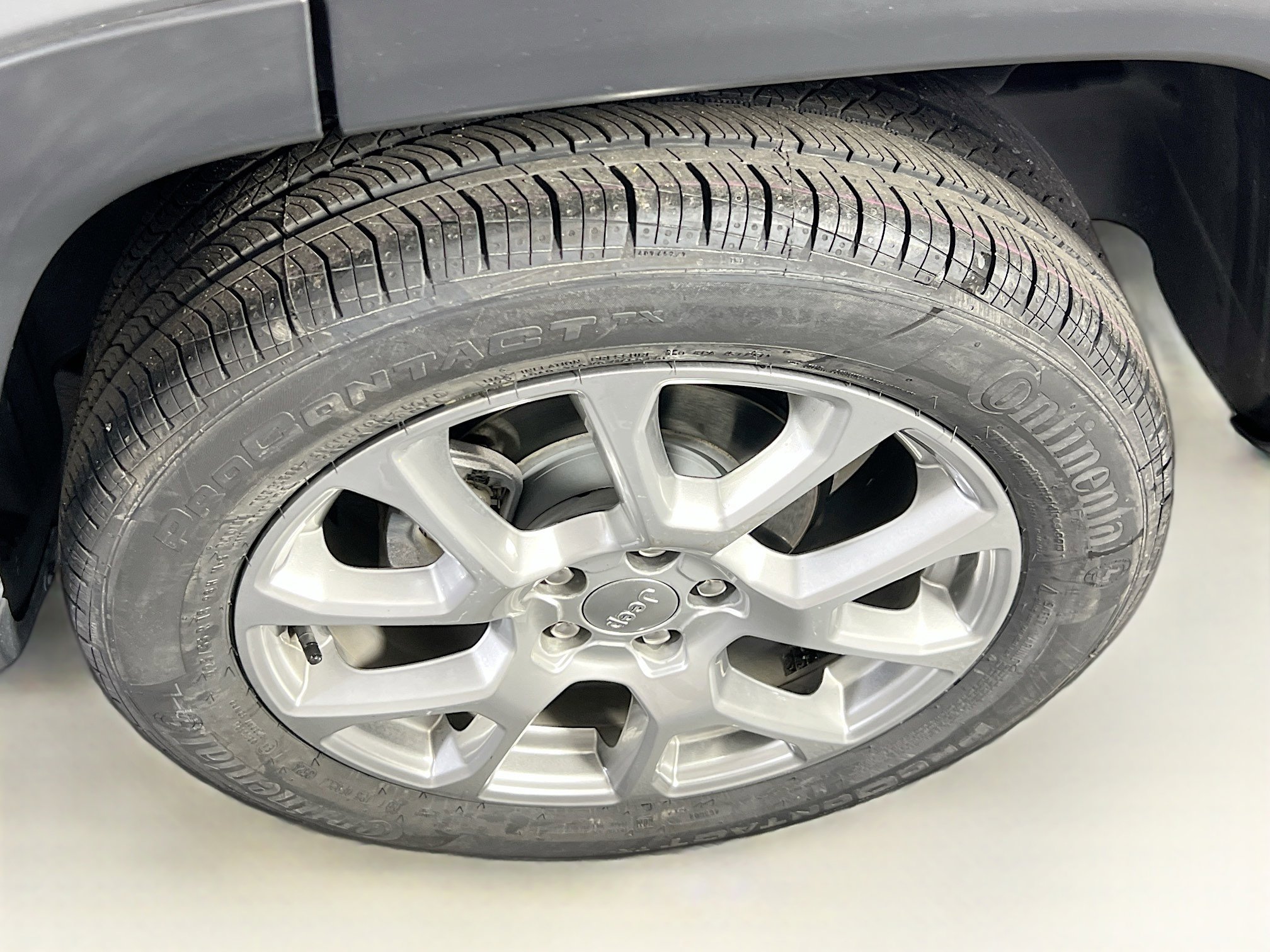 Used 2022 Jeep Compass Latitude AWD/4WD image 29