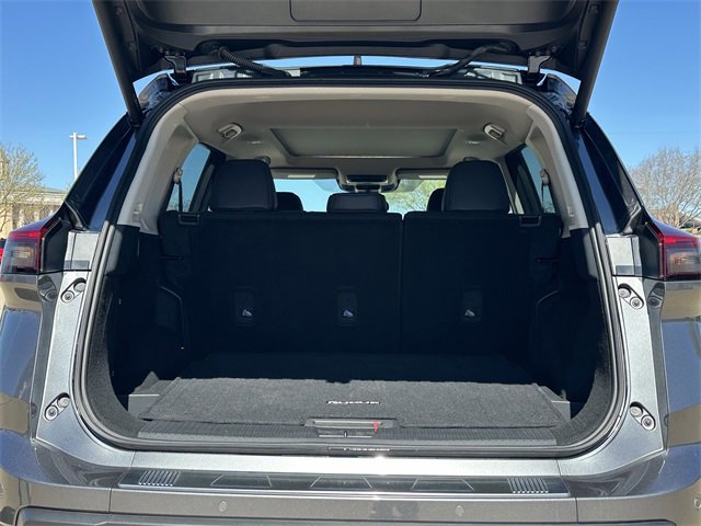 Used 2025 Nissan Rogue SV w/ SV Premium Package image 29