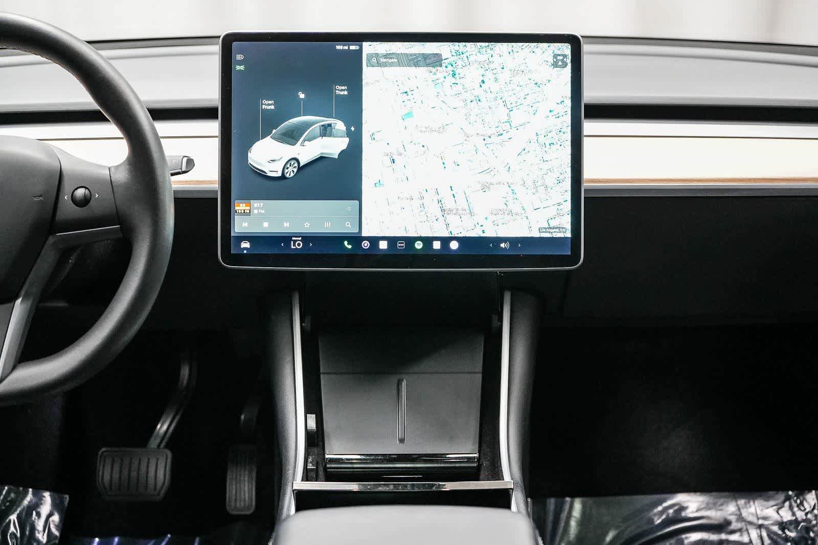 Used 2020 Tesla Model Y Long Range image 11