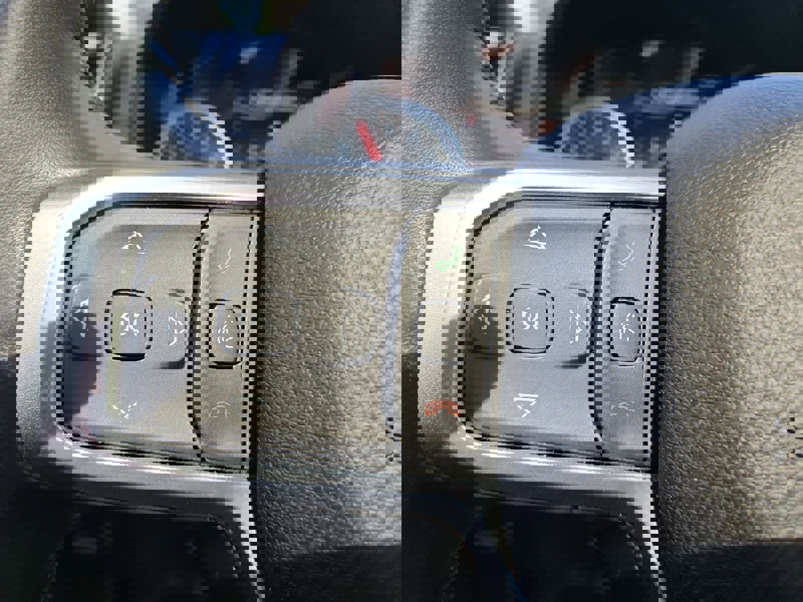 Used 2023 RAM 1500 Laramie AWD/4WD image 24