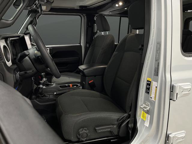 Used 2024 Jeep Wrangler Unlimited image 4