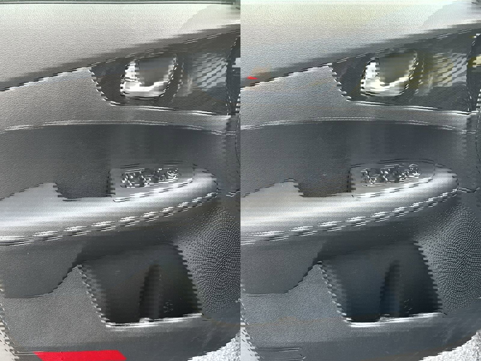 Used 2024 Kia Forte GT-Line w/ GT-Line Premium Package image 14