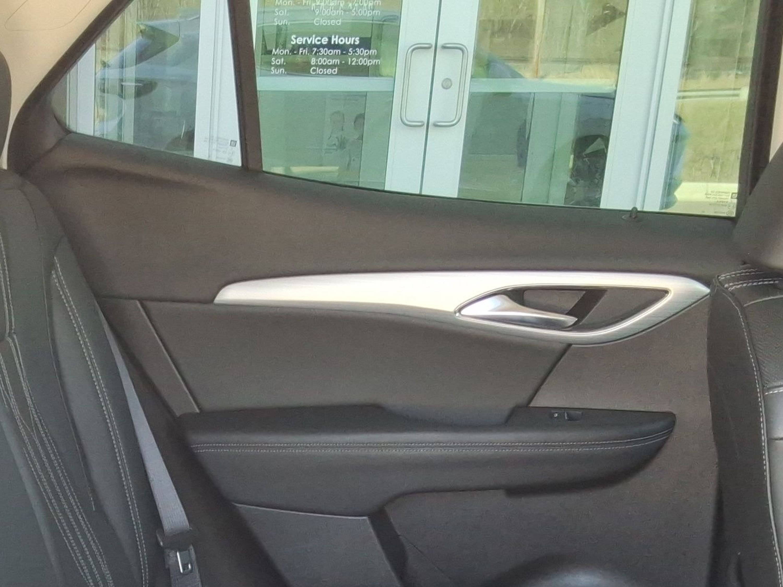 Used 2024 Buick Envision Avenir AWD/4WD image 32