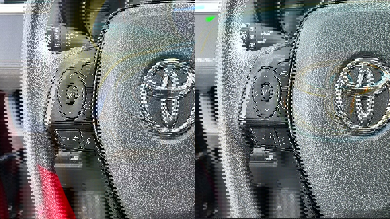 Used 2021 Toyota RAV4 XLE w/ Convenience Package image 14