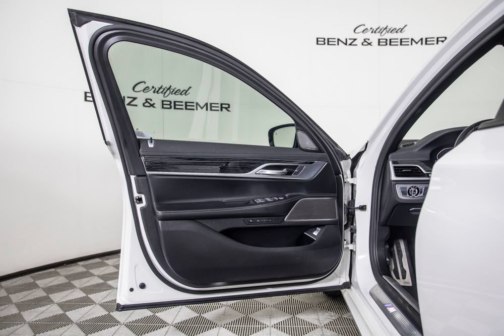 Used 2021 BMW 750i xDrive w/ M Sport Package AWD/4WD image 17