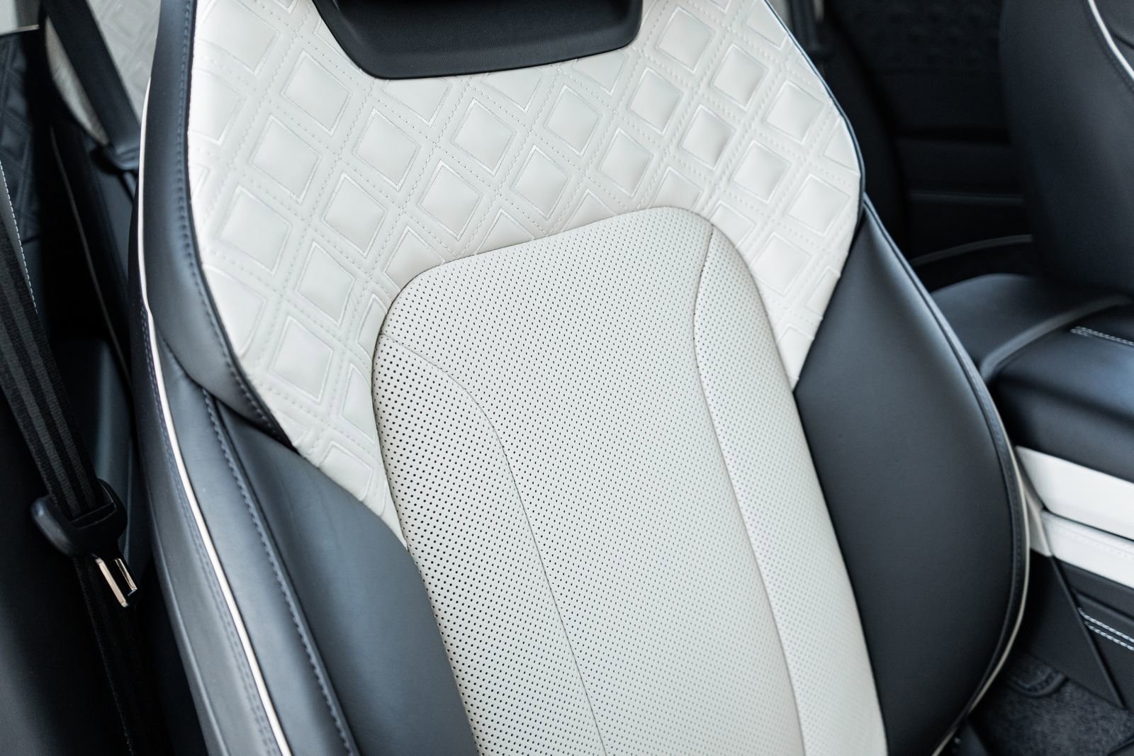 Certified 2023 Bentley Continental GT Azure image 36