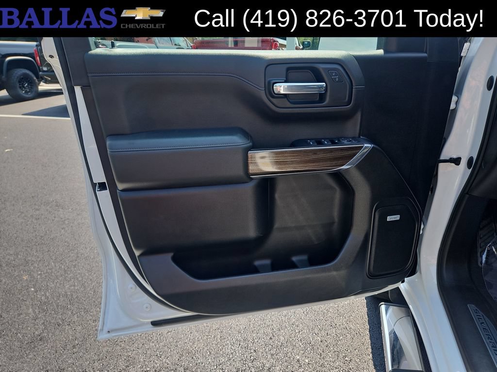 Certified 2022 Chevrolet Silverado 1500 RST w/ Redline Edition AWD/4WD image 10