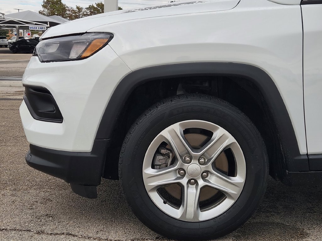 Used 2024 Jeep Compass Latitude AWD/4WD image 9