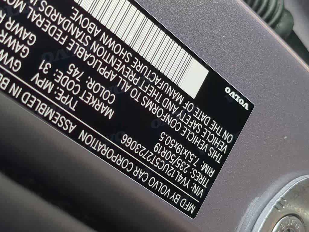 Certified 2026 Volvo XC40 B5 Plus AWD/4WD image 31