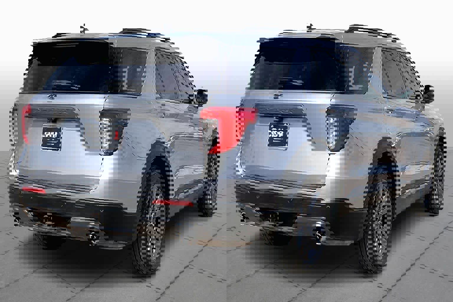 Used 2022 Ford Explorer XLT w/ Equipment Group 202A image 13