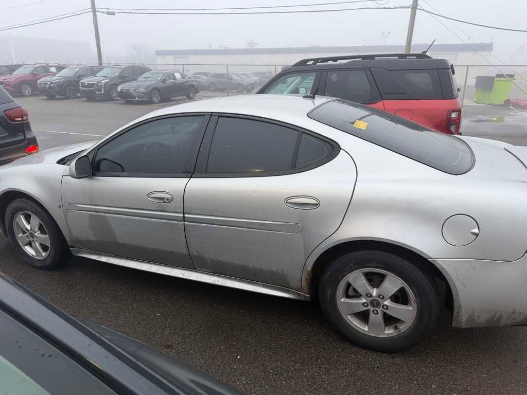 Used 2006 Pontiac Grand Prix w/ Premium Package image 5