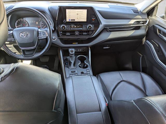 Used 2024 Toyota Highlander XLE image 17