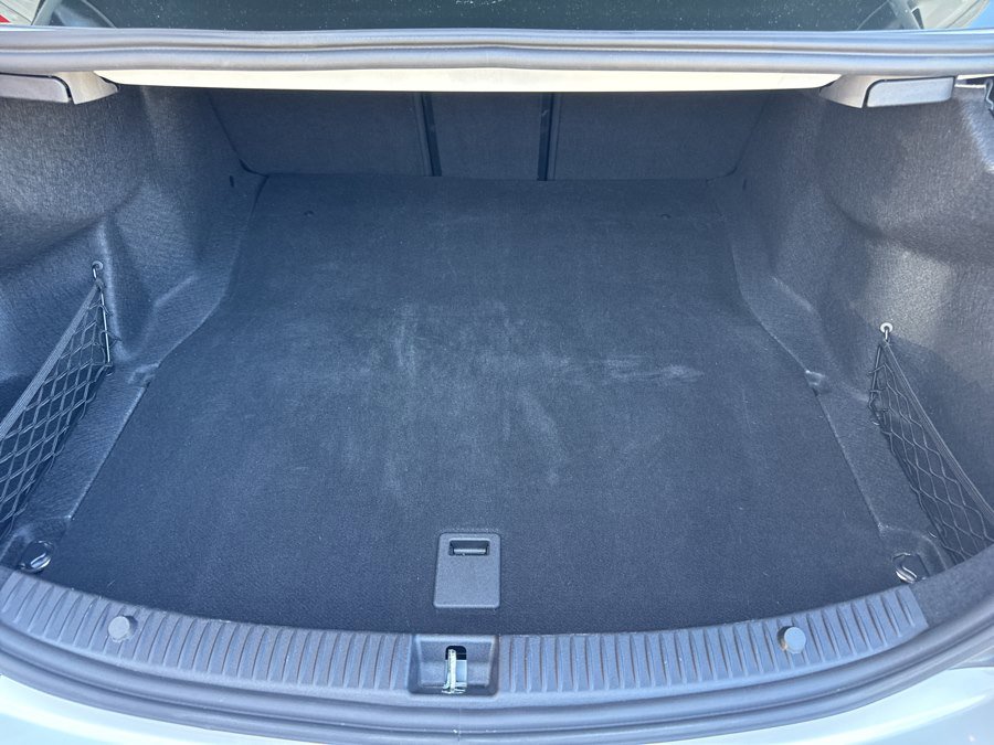 Used 2017 Mercedes-Benz C 300 4MATIC Sedan image 39