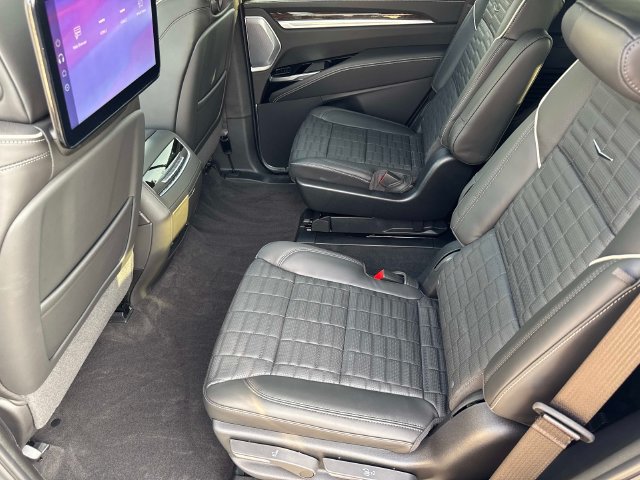 New 2026 Cadillac Escalade Platinum Sport w/ LPO, Floor Liner Package AWD/4WD image 16