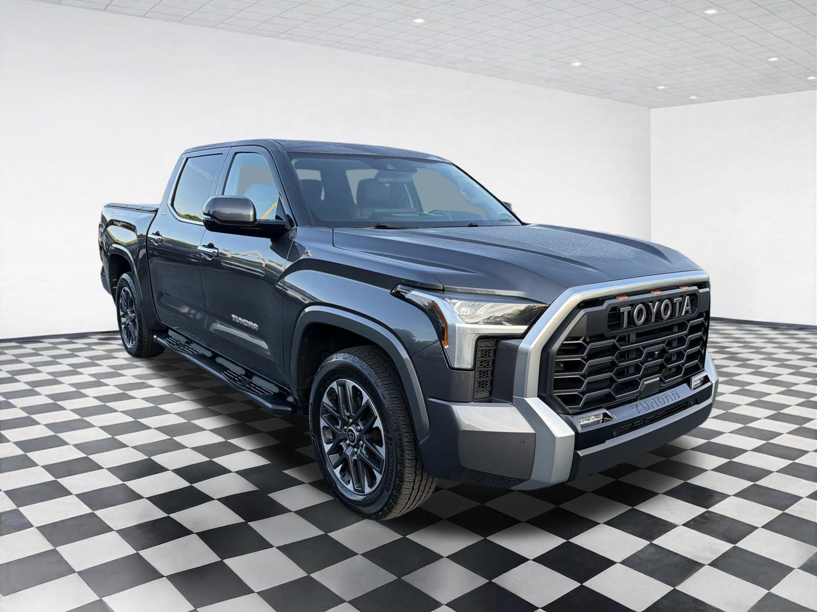 Used 2023 Toyota Tundra Limited w/ Power Package RWD image 3