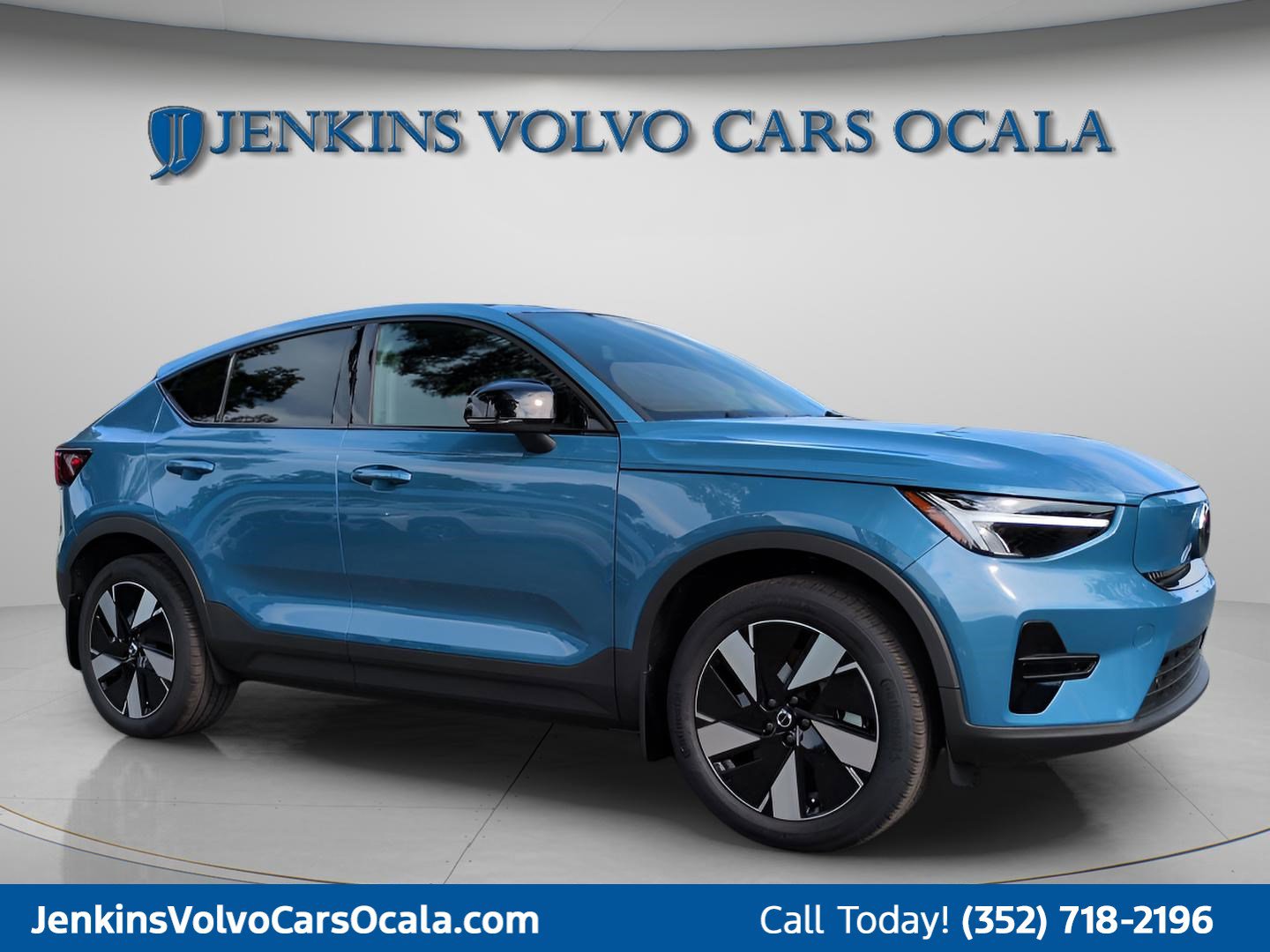 New 2024 Volvo C40 Recharge Core w/ Climate Package