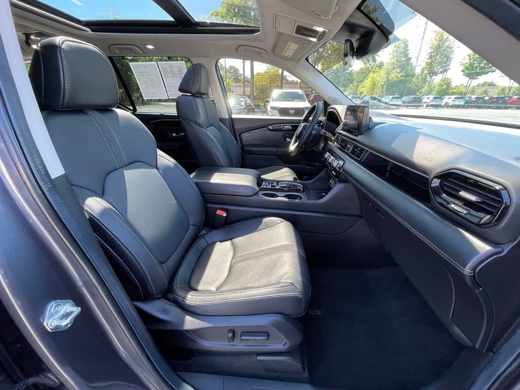 Certified 2025 Honda Pilot Touring image 33