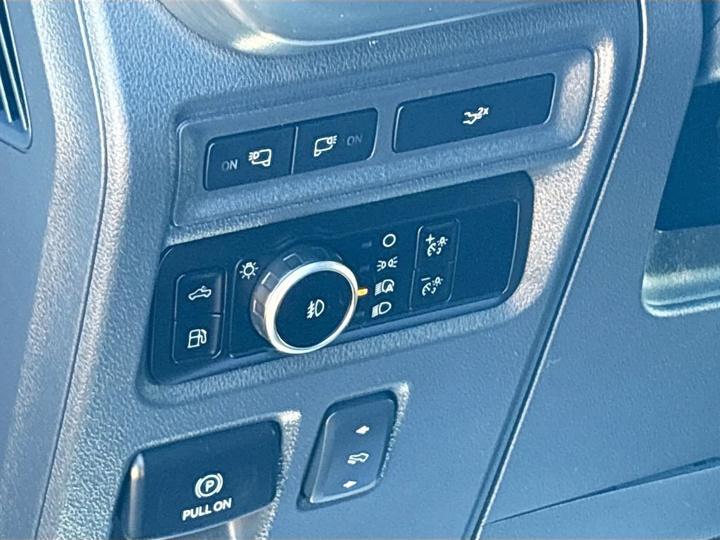 Used 2023 Ford F150 Lariat w/ Max Trailer Tow Package image 10