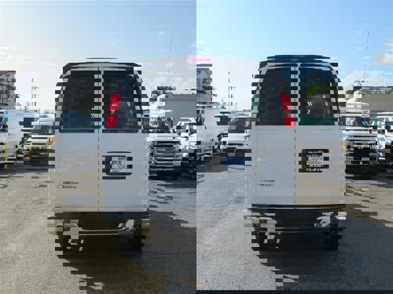 Used 2022 Chevrolet Express 2500 w/ Driver Convenience Package image 3