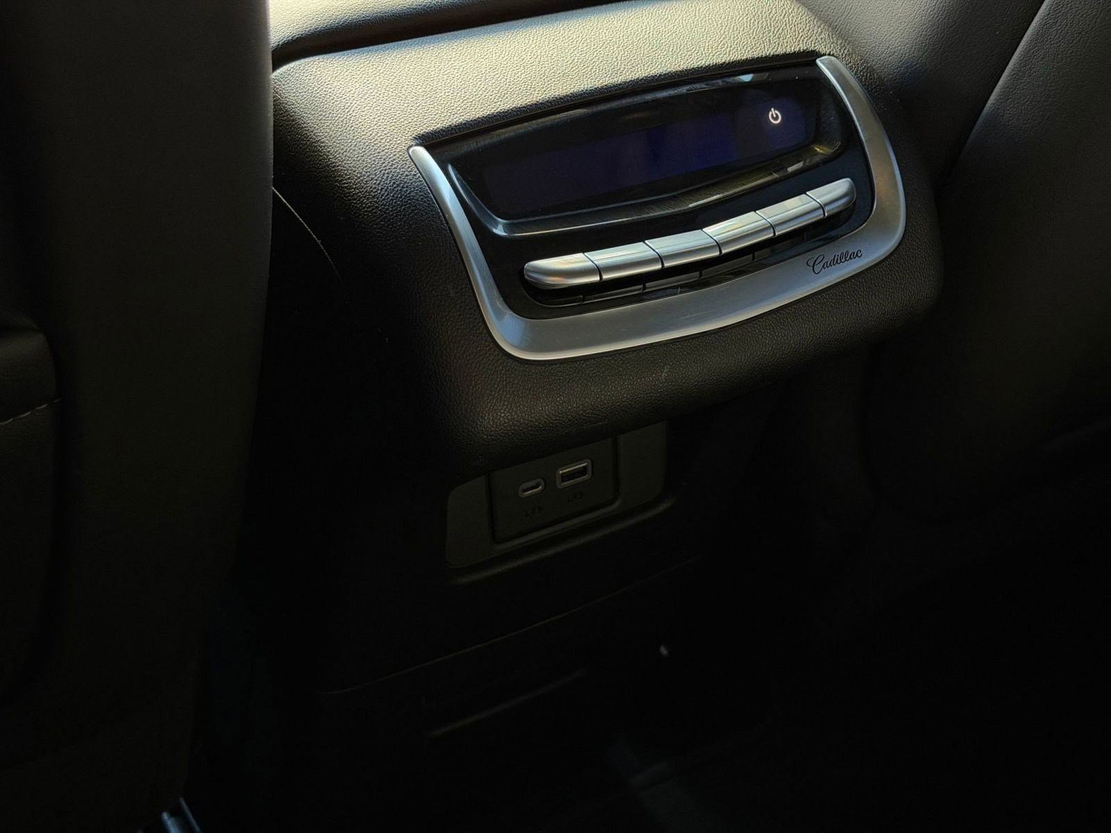 Used 2020 Cadillac XT6 Premium Luxury image 33