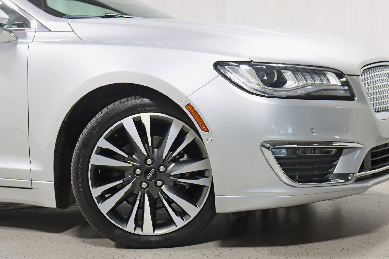 Used 2019 Lincoln MKZ Reserve FWD image 5
