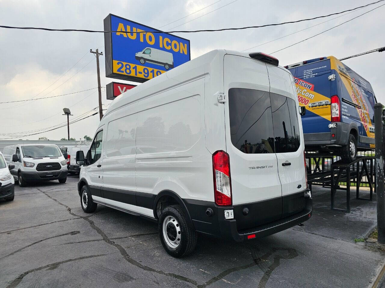 Used 2020 Ford Transit 250 148 High Roof w/ Load Area Protection Package image 26