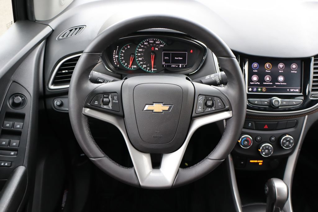 Used 2022 Chevrolet Trax LT w/ Premium Seat Package AWD/4WD image 16