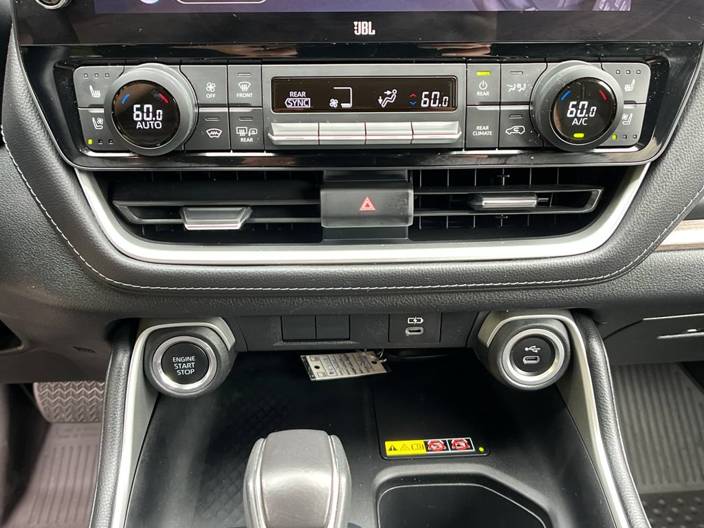 Used 2024 Toyota Grand Highlander AWD image 17