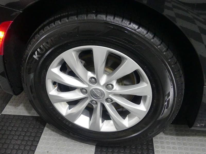 Used 2018 Chrysler Pacifica Touring-L Plus FWD image 14