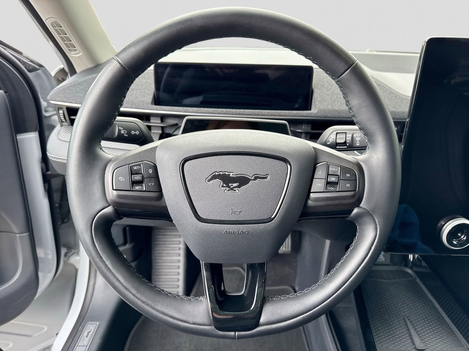 Used 2022 Ford Mustang Mach-E Premium image 23