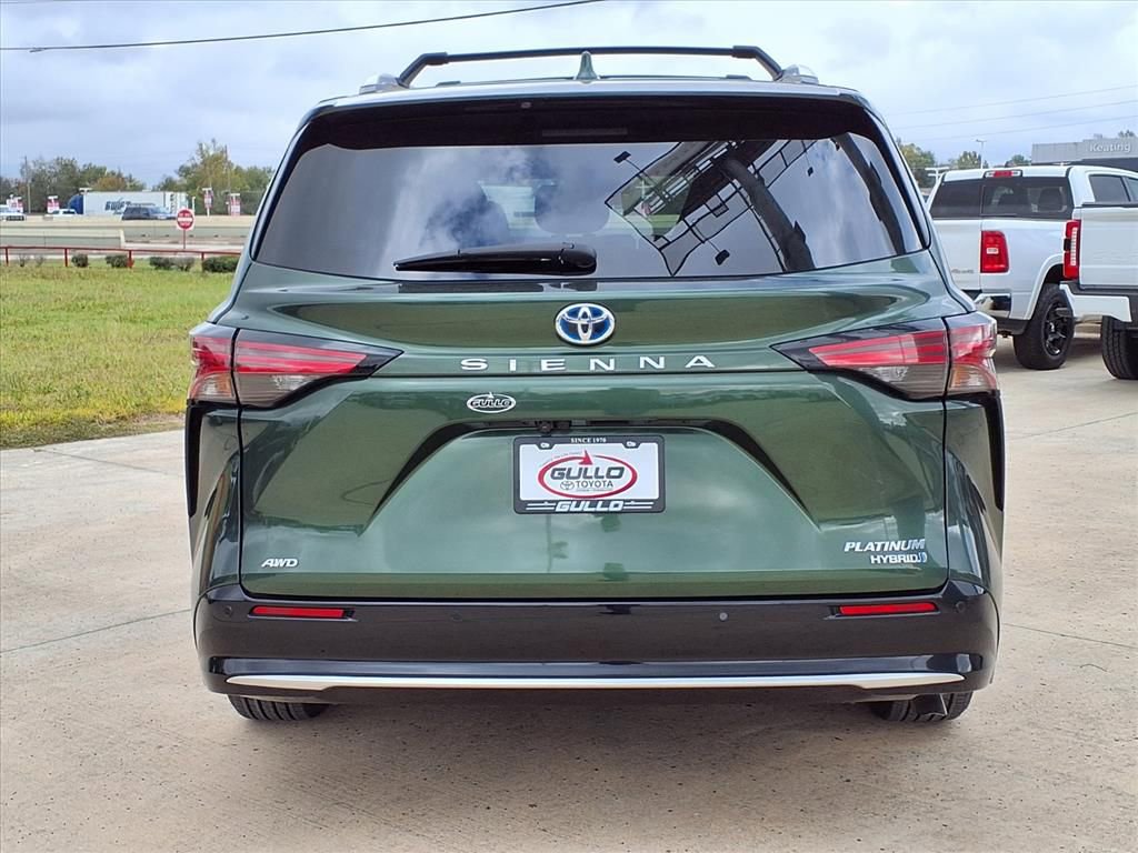 Used 2023 Toyota Sienna Platinum image 16