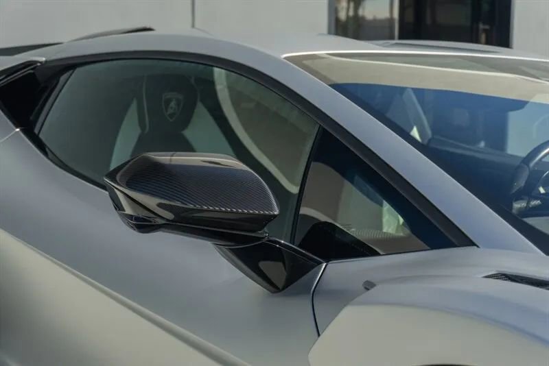 Used 2024 Lamborghini Revuelto image 36