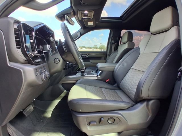 Used 2025 Chevrolet Silverado 1500 ZR2 w/ Technology Package image 14