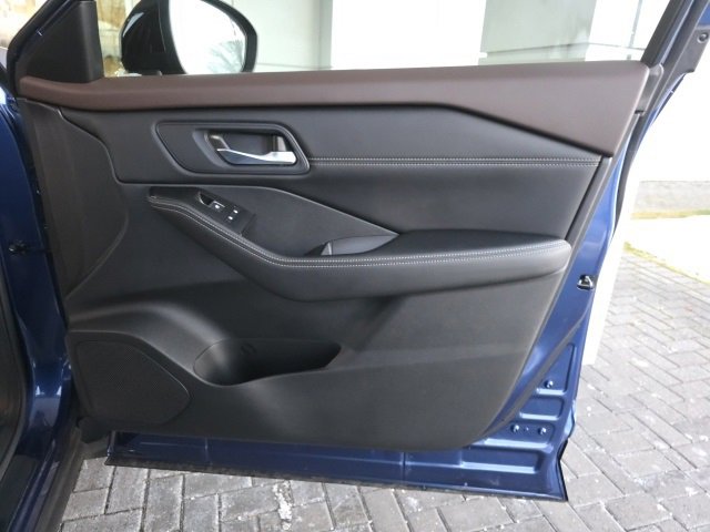 Used 2023 Nissan Rogue SL w/ SL Premium Package image 8