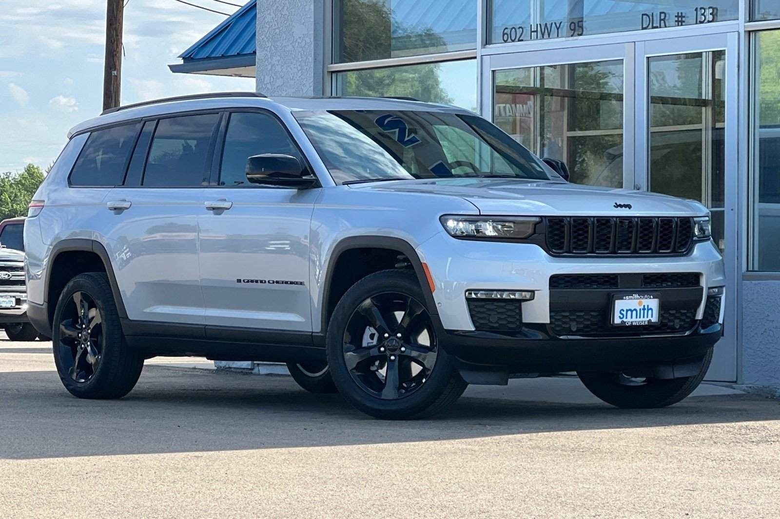 New 2025 Jeep Grand Cherokee L Limited w/ Luxury Tech Group II image 2