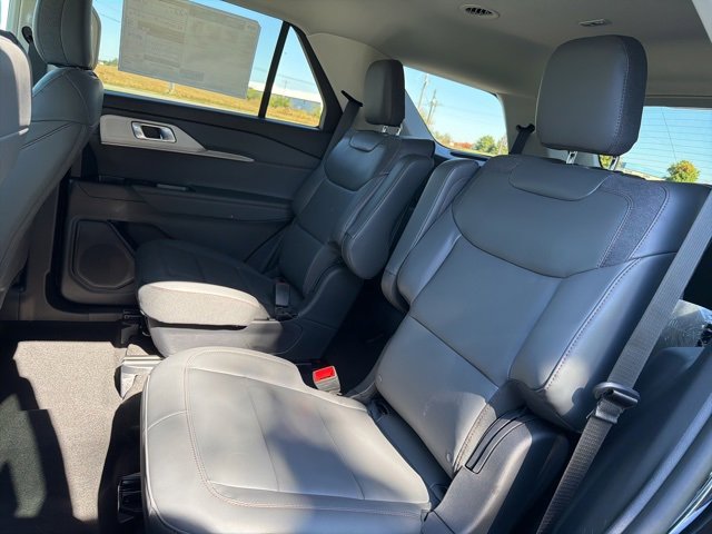 New 2025 Ford Explorer Active image 8